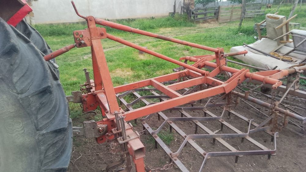 Vând combinator pt.tractor
