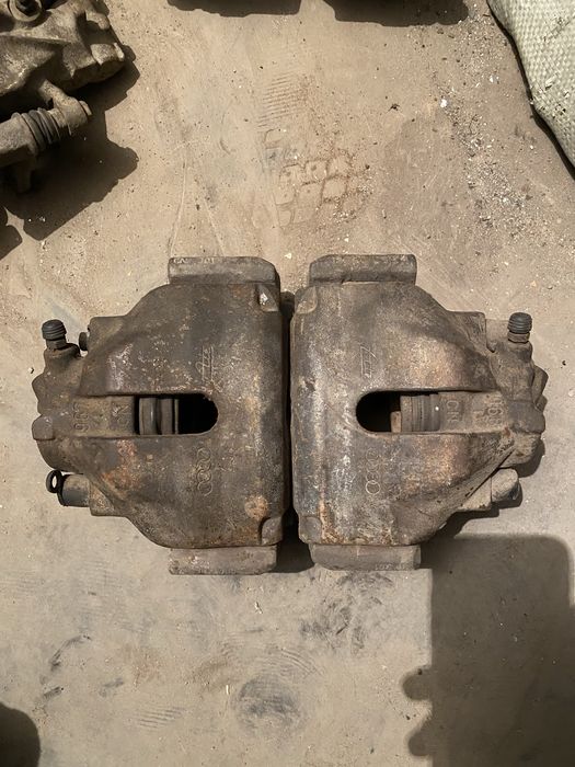 Суппорта ауди 100с4 перед, зад. Пассат б4 перед.