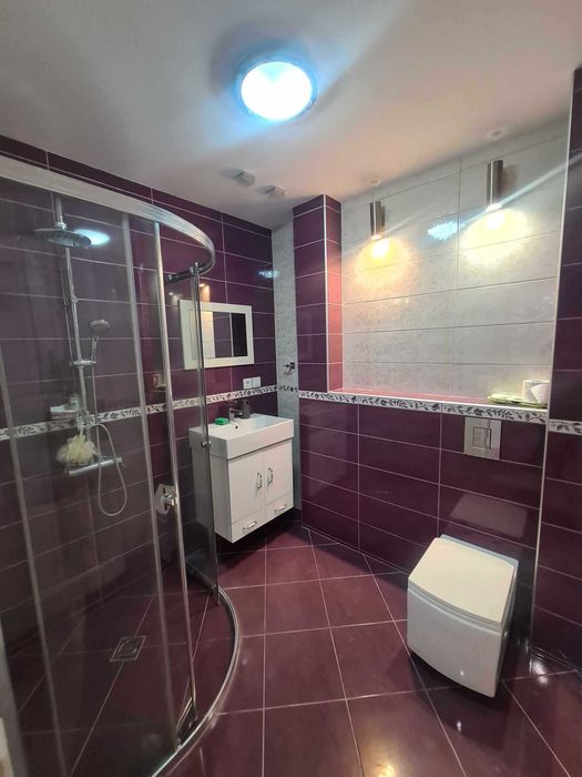 Продава се Тристаен апартамент в Хасково, Център - 110 кв.м за 1438 €/кв.м - Снимка #11