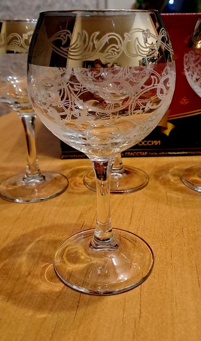 Продам новые фужеры.