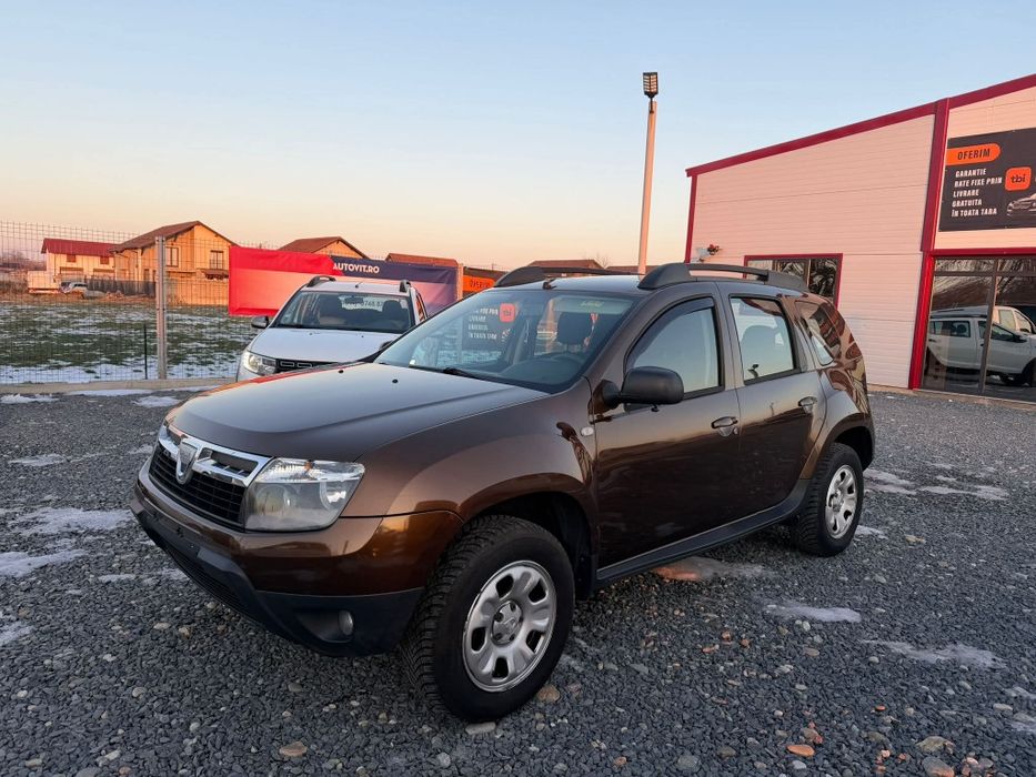 Vând Dacia Duster
