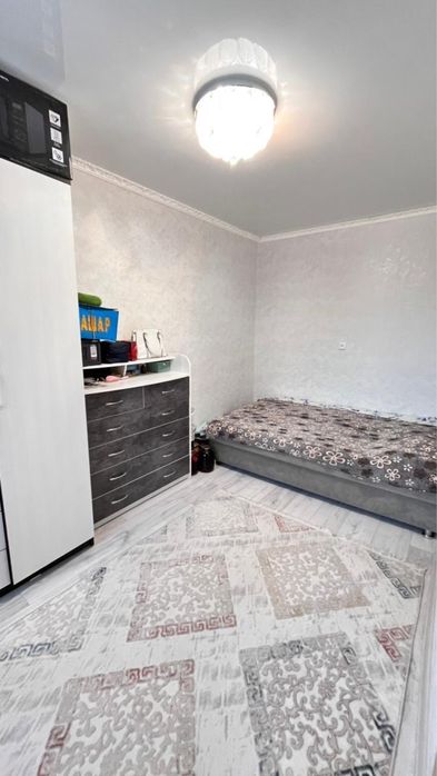 Продается срочно  2-х комнатная квартира , район площади