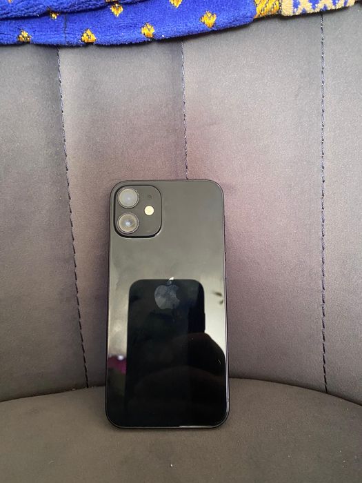 Айфон 12 мини.