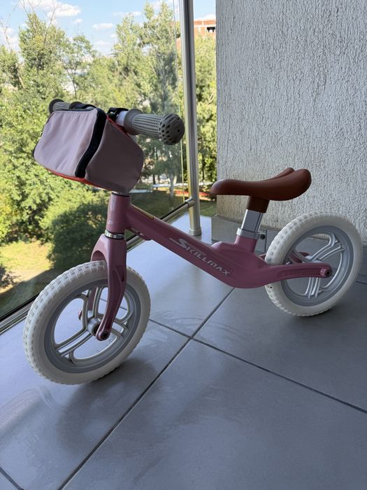 Bicicleta fara pedale Skillmax, 12", roz + cosulet pentru fete