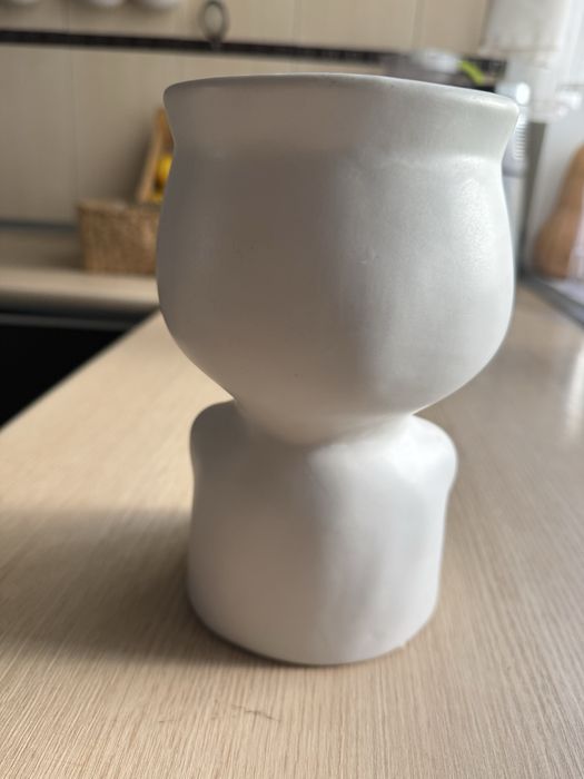 Vaza decorative 20 cm tip chip uman stilizat (Postura de ganditor)