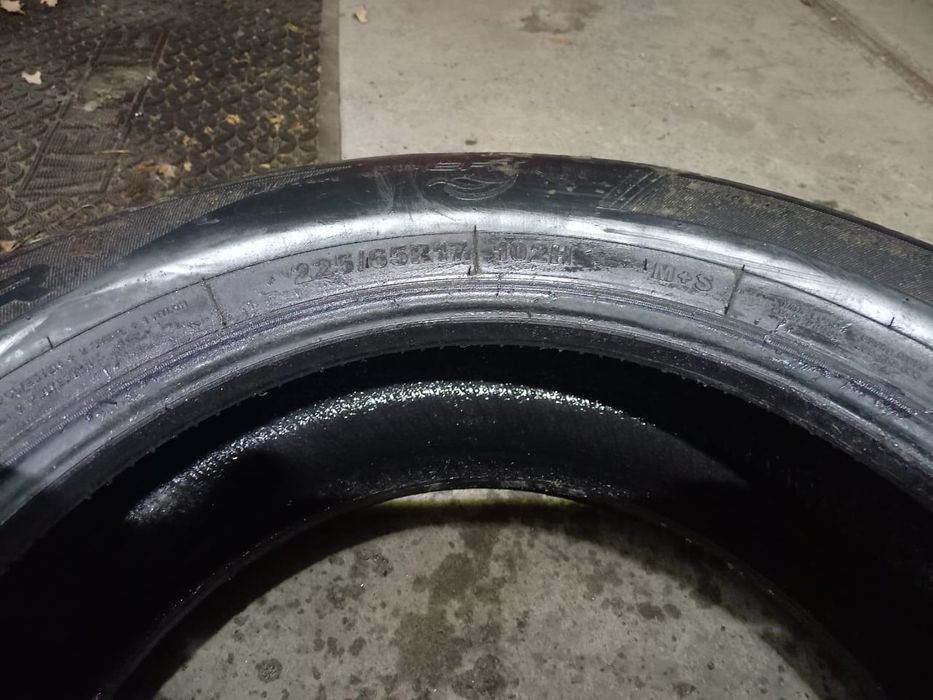 Цена 40 000тг за 4 баллона шин R17