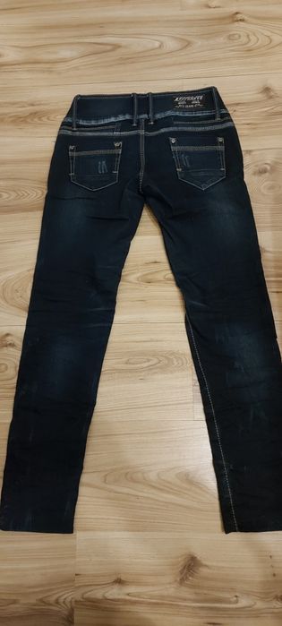 Страхотни дънки.