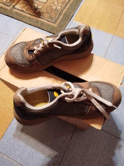 Мъжки маратонки-5евро