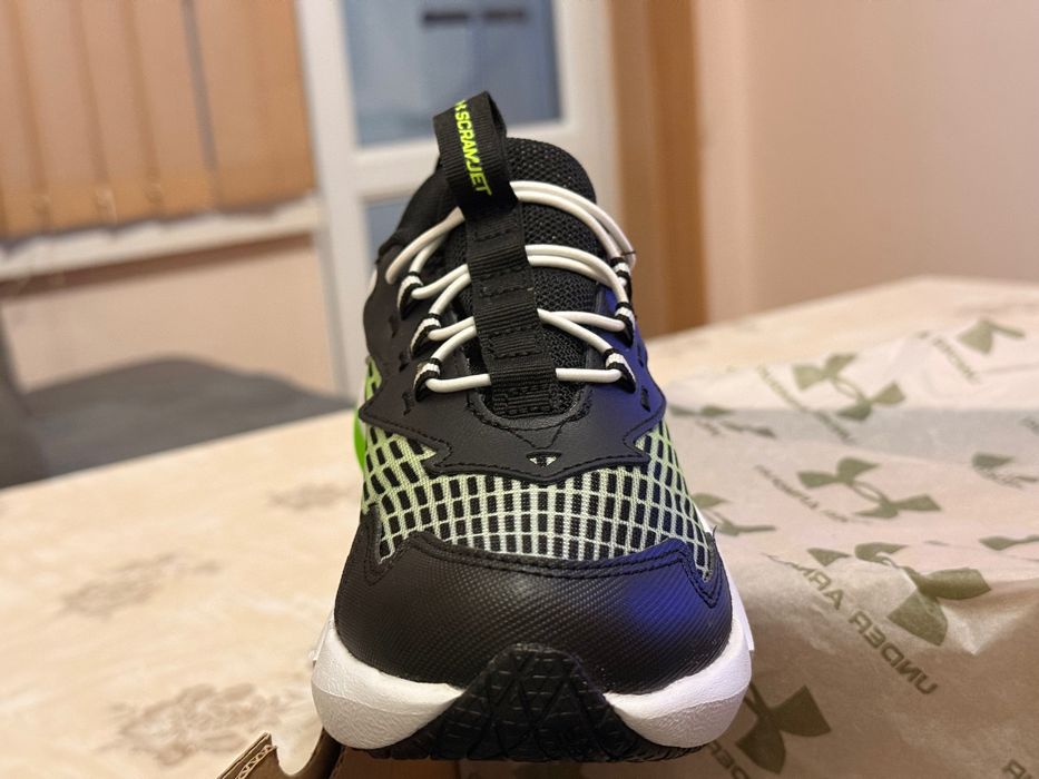 маратонки Under Armour