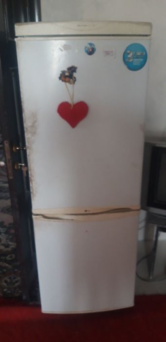 Холодильник LG сатылады.