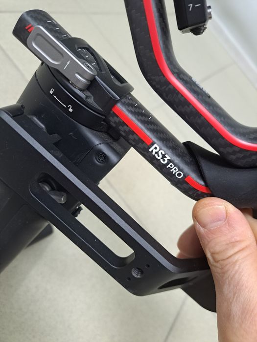 Стабилизираща система dji rs3 pro