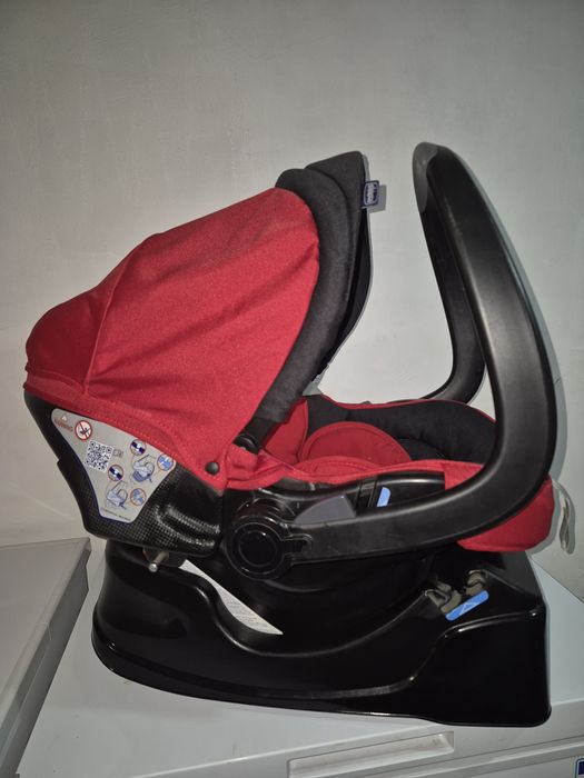 Автокресло Chicco.