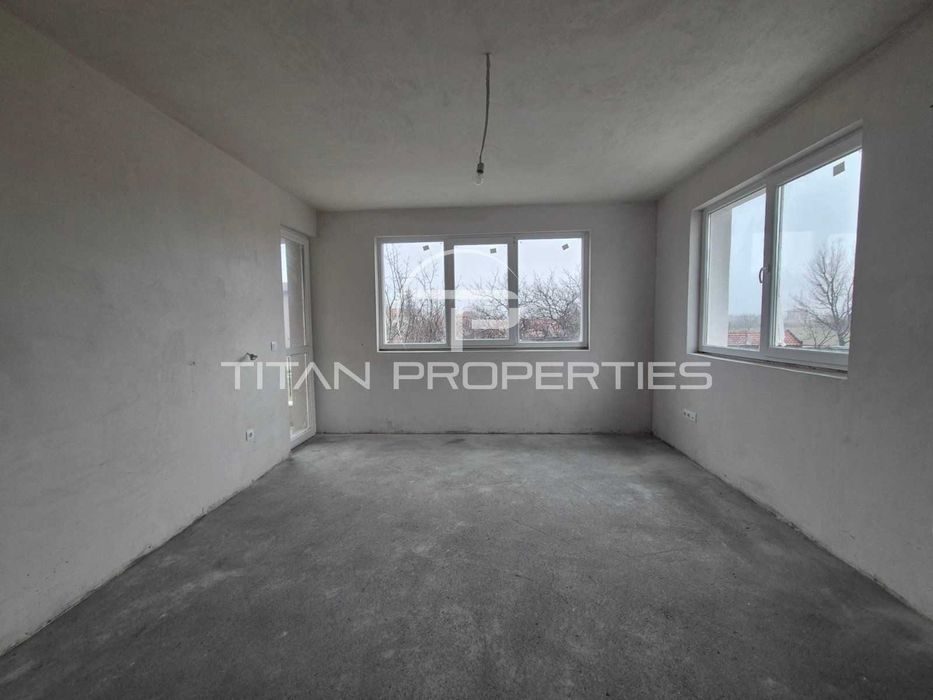 Двуетажна къща в Коматево