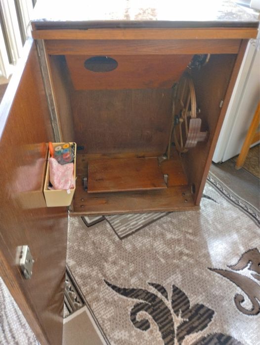 Швейная машинка б/у