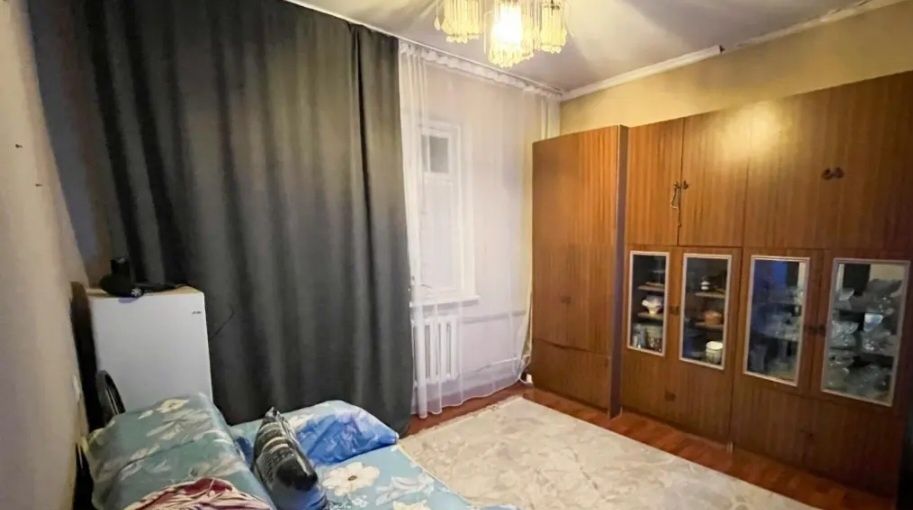 продам 3-х ком. 65кв. 3мкр. 4-этаж