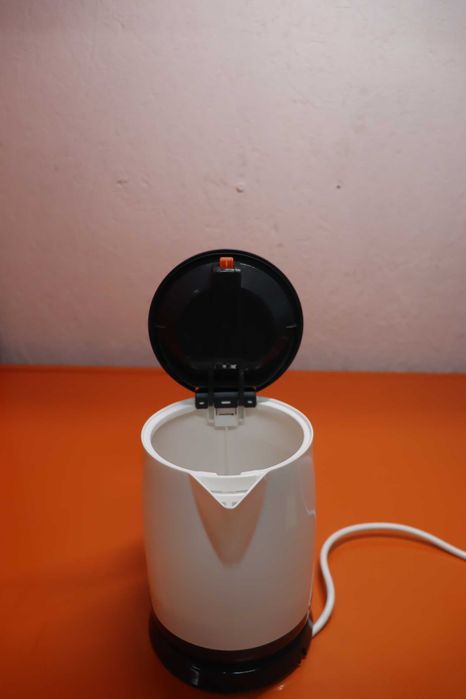 GRIFEMA​ eлектрическа кана, 1100W 0.8L, филтър против котлен камък