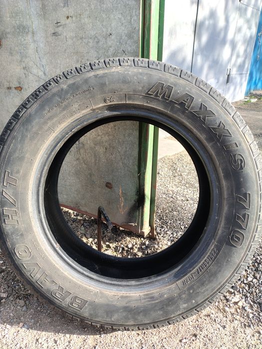 Продам шины 225/65R17