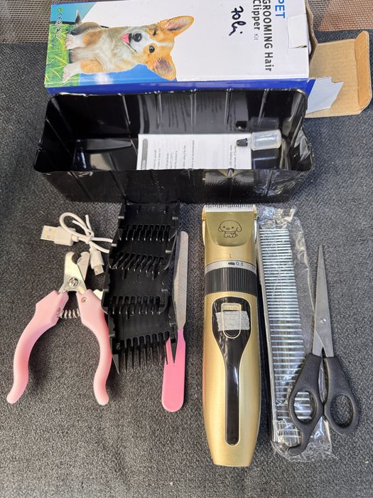 Masina/Aparat de tuns caini, pisici cu acumulator cu accesorii