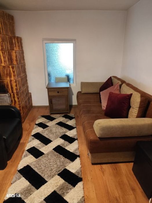 Casa renovata complet, 1800 mp teren, zona linistita in Cornita