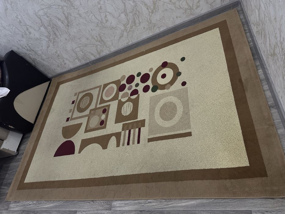 Продам ковер срочно !!