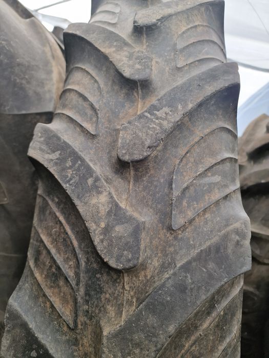 Anvelopă agricolă 11.2R44 (270/95R44) marca Taurus