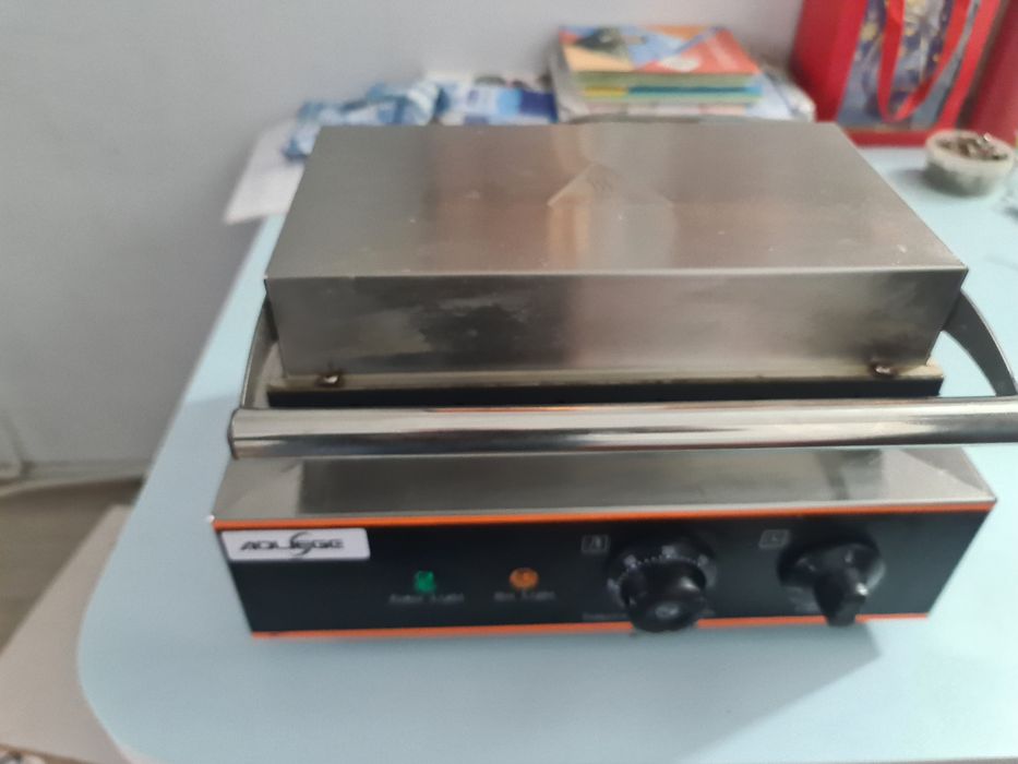 Вафельница орешнитца