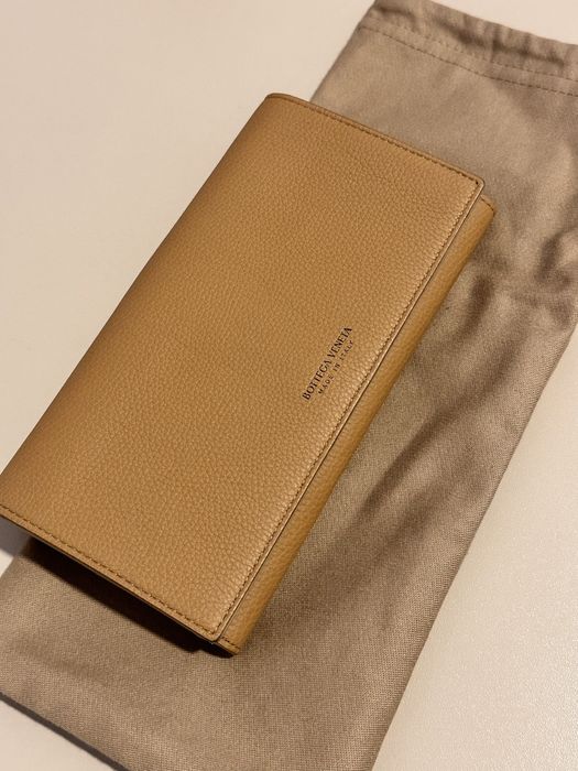 Bottega Veneta wallet de la 3626 lei la 2000 lei
