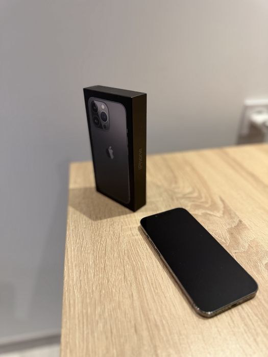 Продавам iPhone 13 Pro 256GB Отлично състояние