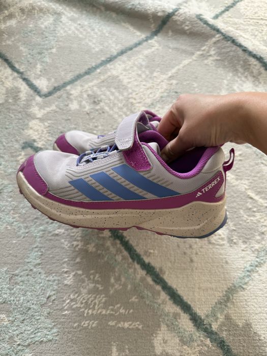 Кроссовки adidas оригинал 35 размер