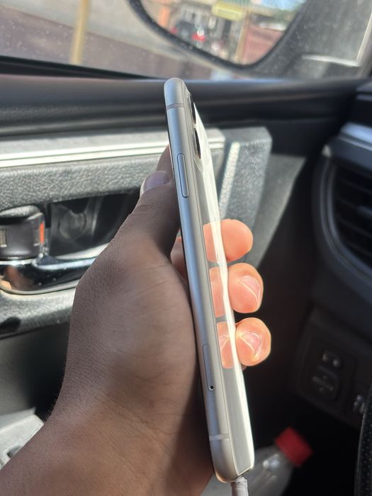 Iphone 11 с гаранти