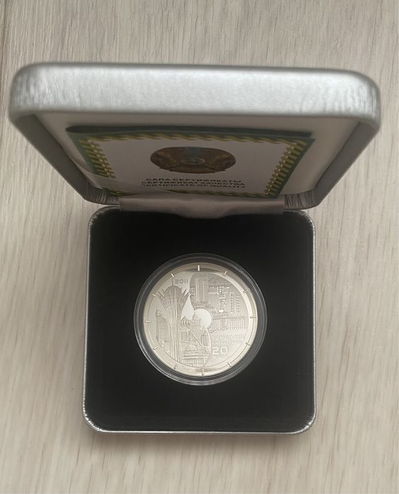 Продаю монеты серебро