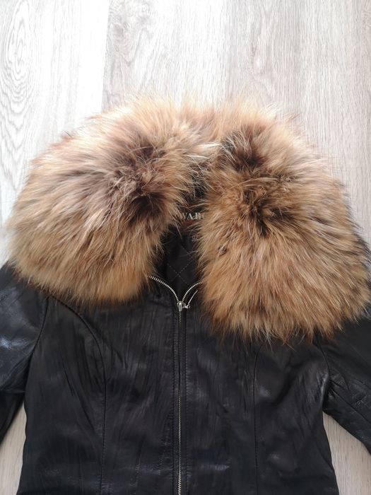 Geacă de piele neagra