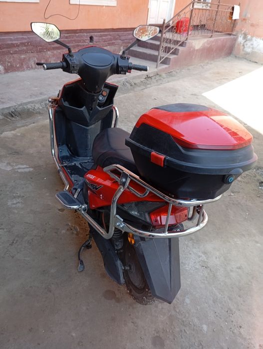 Skuter Lexus           ʼʼ