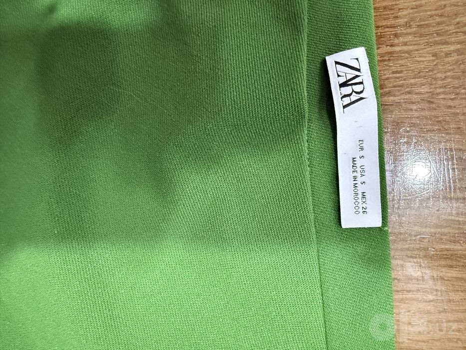Костюм ZARA в сочно зелёном цвете