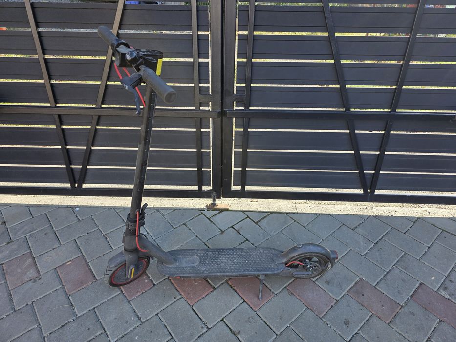 Vând trotineta electrica Xiaomi