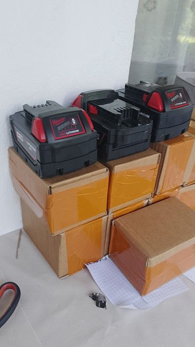 8bucati baterii Milwaukee 6A