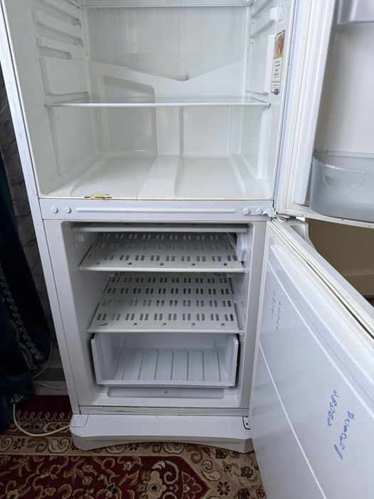 INDESIT холодильник в хорошем состоянии