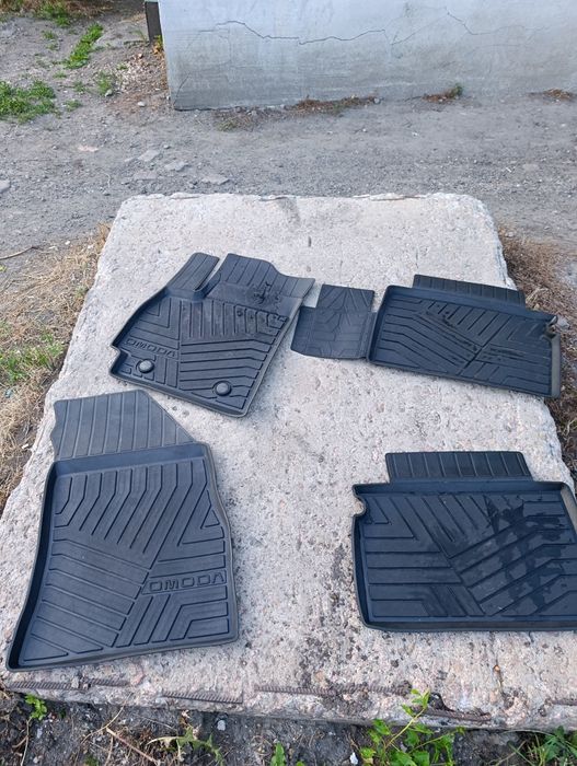 Продам Коврики  с Омоды C5