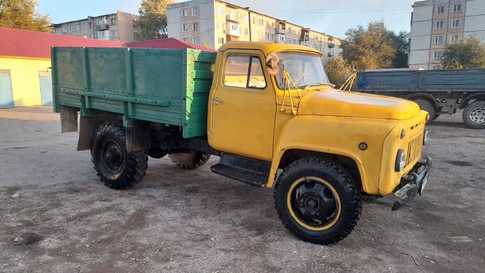 Продам бортовой грузовик