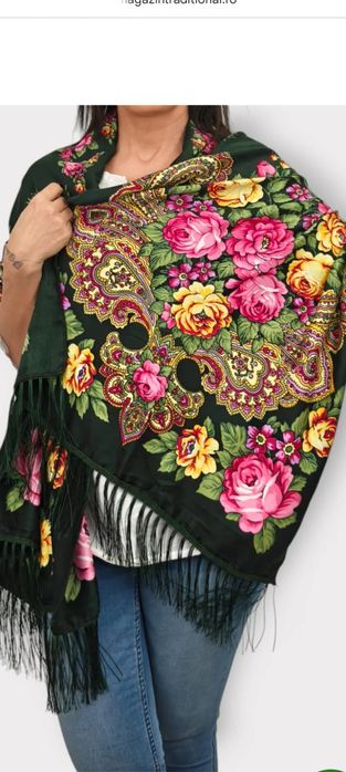 Batic/ sal 107x107  cm cu franjuri