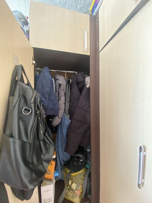 Продам угловой шкаф