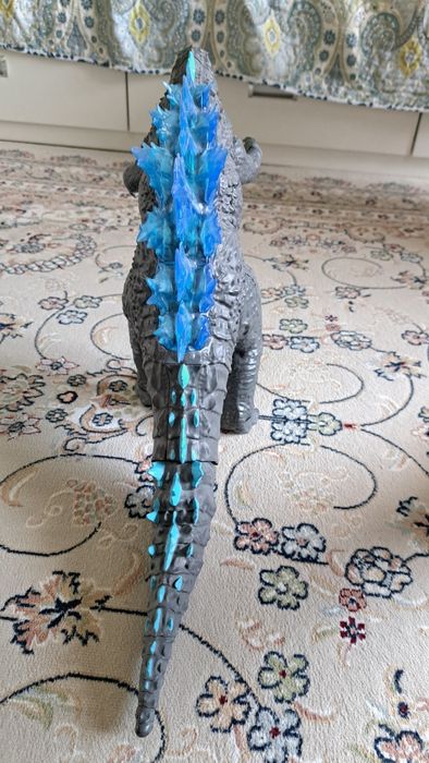 Продам годзилу!!!