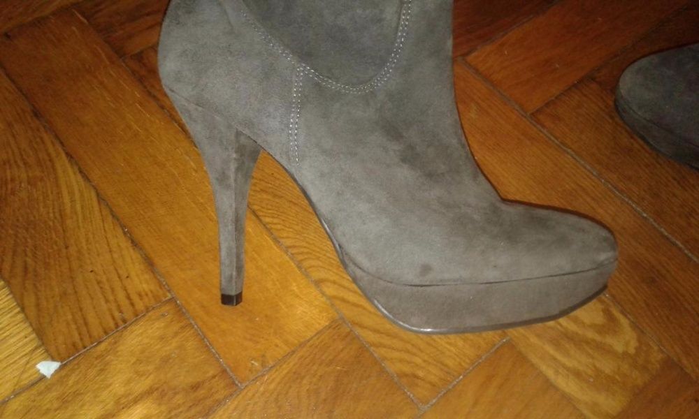 Botine din piele intoarsa