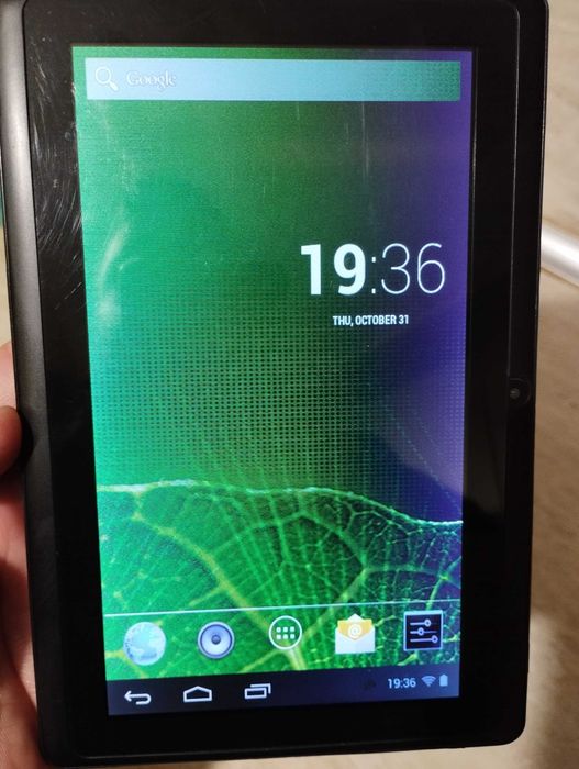 Таблет iRola DX752 + зарядно