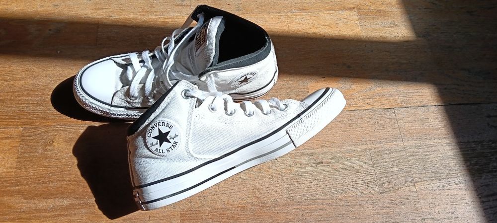 Converse Chuck Taylor All Star pe alb