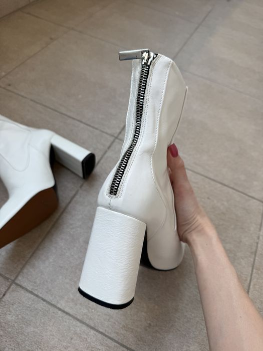 Дамски Бели боти Zara