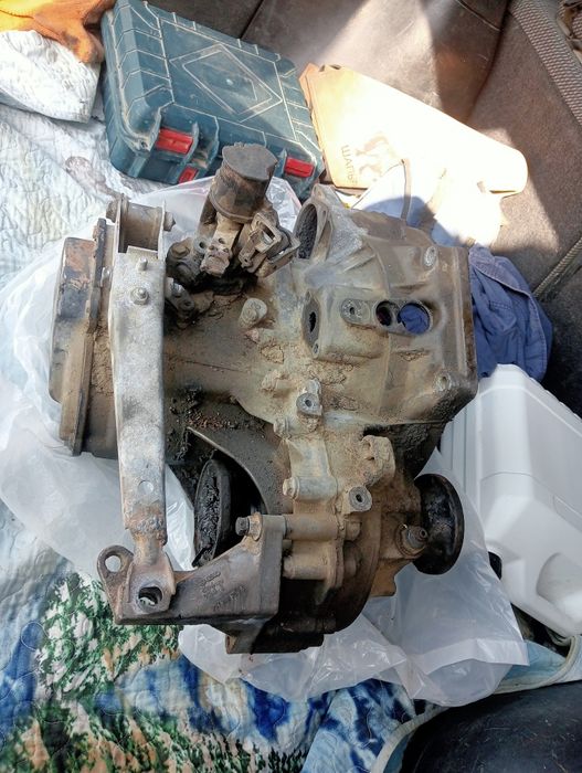 Автозапчасть коробка