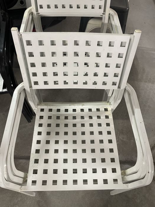 Градински метални столове