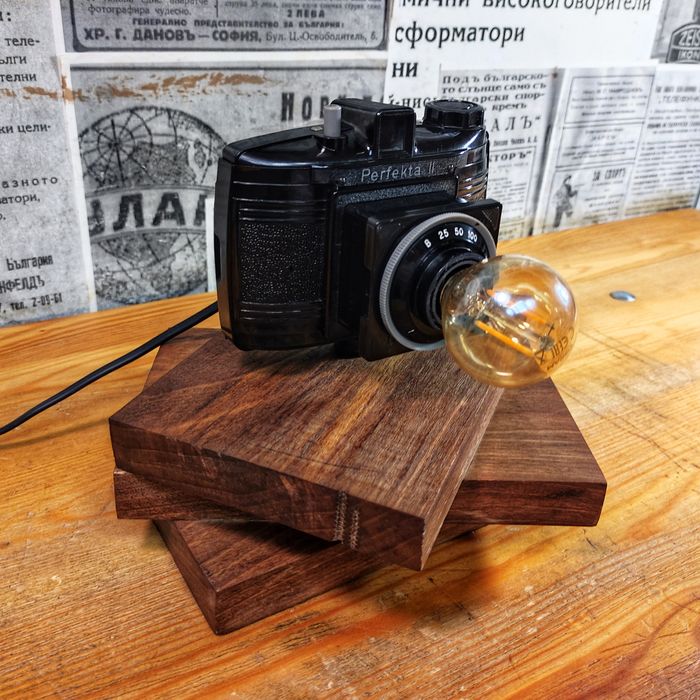 Уникални лампи от ретро фотоапарати – ръчна изработка.