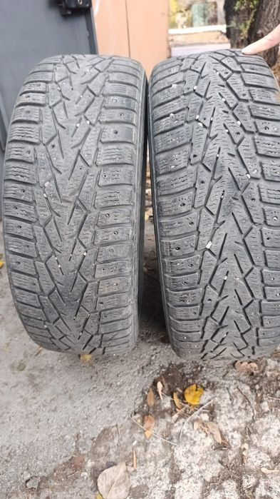 Резины зима 215/65/16